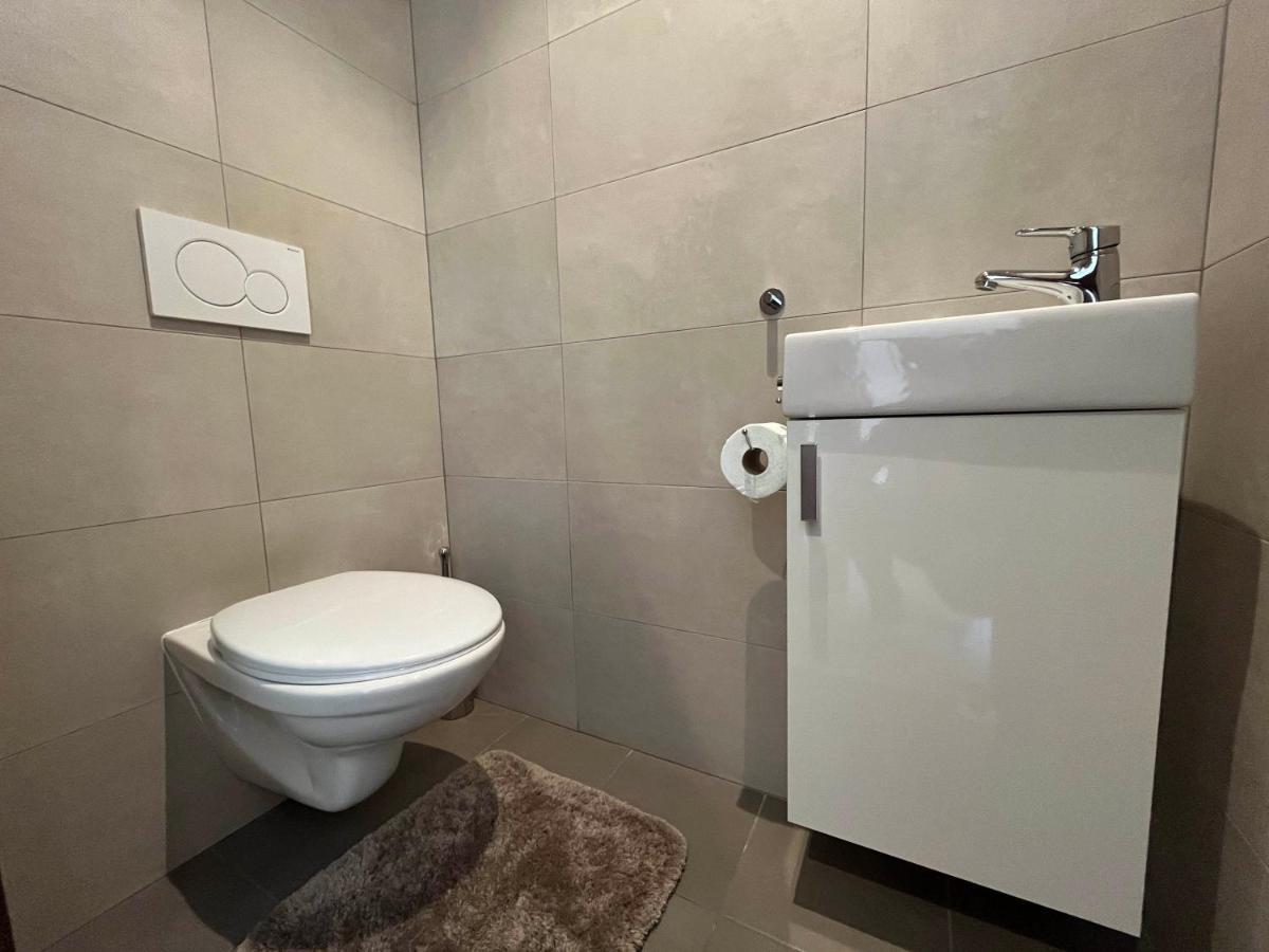 Elegant Escape Apartment I - City Centre براتسيلافا المظهر الخارجي الصورة