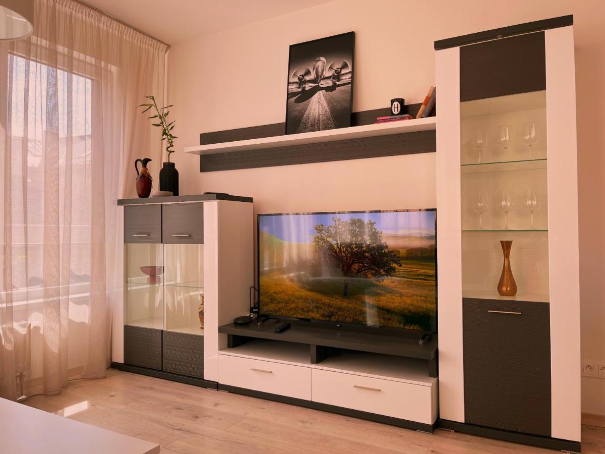 Elegant Escape Apartment I - City Centre براتسيلافا المظهر الخارجي الصورة